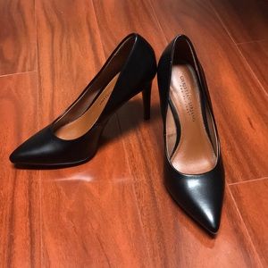 Christian Siriano black pumps